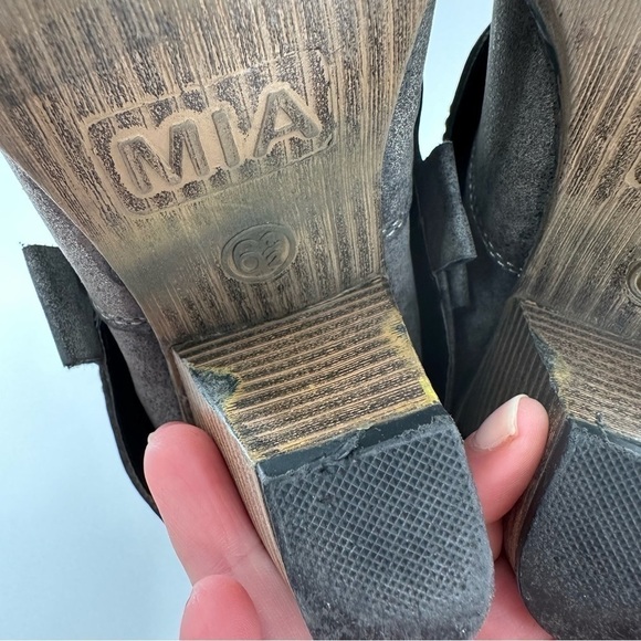 MIA Jeri midcalf womens Boots size 6.5 gray faux leather spat western - Picture 8 of 14